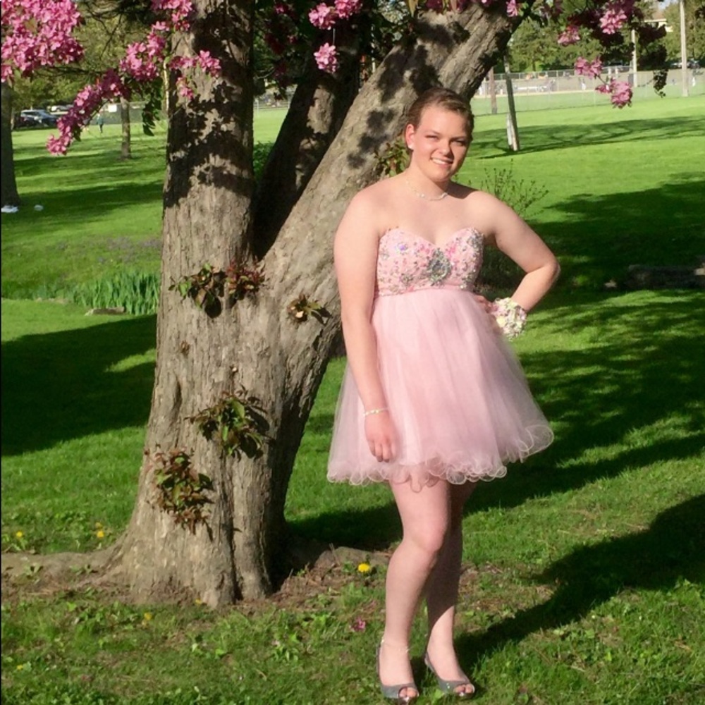 Pink homecoming dress - Picture 8 of 8